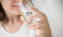 Uống nước đúng cách: Bác bỏ những tin đồn sai lầm về việc uống nước!