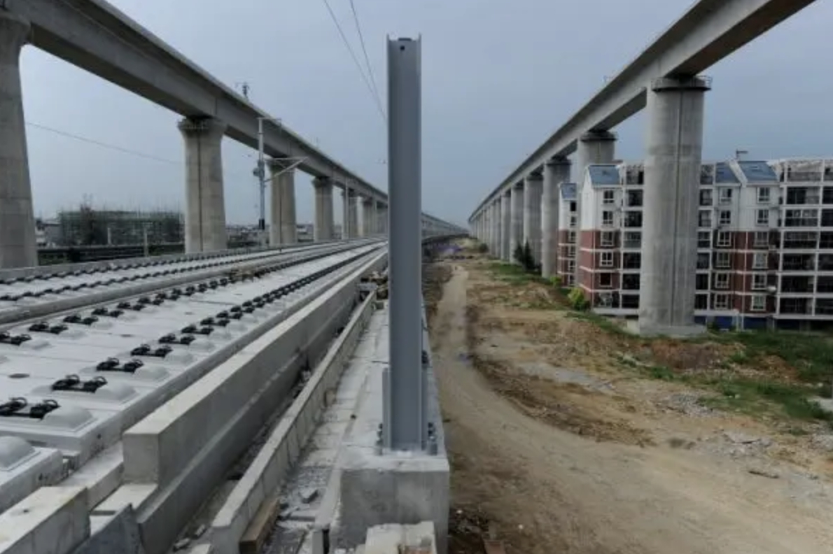 Trung Quốc: Ga tàu đóng cửa, đường sắt cao tốc chìm trong nợ