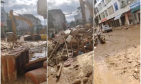 Cứu trợ chỉ để quay phim: Người dân vùng lũ lụt ở Trung Quốc tiết lộ sự thật đau lòng