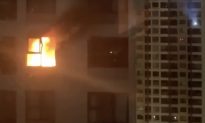 TP. HCM: Cháy căn hộ tầng 19 chung cư quận Bình Tân, người dân bế con chạy xuống thang bộ