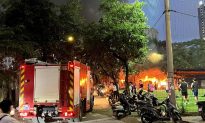 Hà Nội: Cháy quán ăn gần công viên Cầu Giấy, khói lửa bốc lên dữ dội
