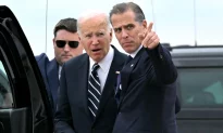 Tổng thống Hoa Kỳ Joe Biden nói sẽ không giảm án cho con trai của mình