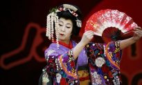 Onnagata: Nét đẹp "nữ tính" ẩn sau những người đàn ông trên sân khấu Kabuki