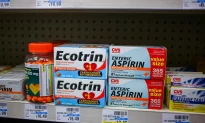 Nhiều người lớn tuổi vẫn uống Aspirin hàng ngày mặc dù đã có khuyến cáo ngược lại