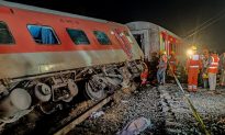 Tiêu điểm quốc tế: 30 người thương vong trong vụ tai nạn xe lửa ở Ấn Độ