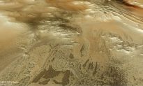 Hình ảnh không gian: Đàn 'nhện' xâm lược 'Thành phố Inca' trên sao Hỏa
