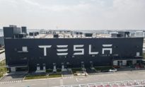 Tesla nằm trong danh sách mua sắm của chính quyền Trung Quốc, chuyên gia nói gì?